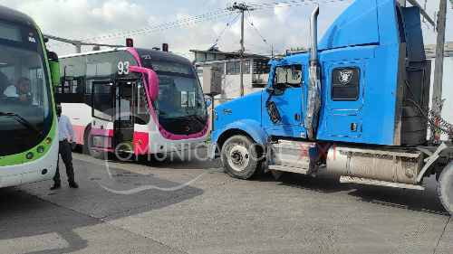 Reportan cuatro lesionados por accidente del Mexibús en Ecatepec